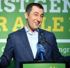 „bei uns zu hause war die bude oft voll, meine freundinnen und freunde. Cem Ozdemir Ist Jetzt Die Grune Nummer Eins Welt