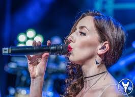 Brenda Bee's Instagram, Twitter & Facebook