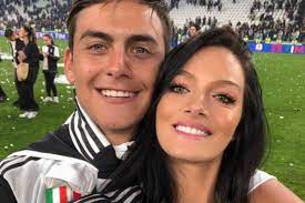 Born 15 november 1993) is an argentine professional footballer who plays as a forward for serie a club juventus and the argentina. Superclasico Familiar Dybala Lo Pelea A Su Suegro Hincha De River Goal Com