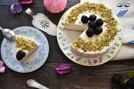 Cheese cake cu ciocolata si portocale. Cheesecake Fara Coacere Cu Ciocolata Alba Si Fructe De Padure Reteta Video