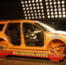 Kinder möchten ab einem bestimmten alter lieber vorne sitzen als auf der rückbank. Adac Test Airbag Gefahrdet Kinder Auf Dem Beifahrersitz Welt