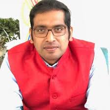 Meet #Indore's IAS officer Asheesh Singh who cleared 13 lakh tons of  Garbage from 100 acres in 6 months. Mr. Singh is the Municipal Commissioner  of IMC since May 2018. The nature