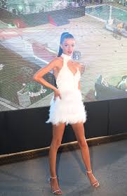 Seka is tara (1981) actors, director and other movie creators. Tara Simov Se Primecena Kako Ulazi U Zgradu U Kojoj Je Sa Delio Stan Sa Ivanom Aleksic