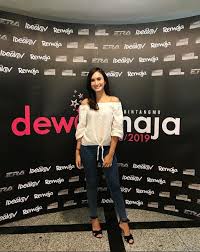 Seperti yang dijangka ramai, gadis berusia 18 tahun, haneesya hanee berjaya meraih gelaran juara dewi remaja 2018/2019 disiarkan secara eksklusif pada malam semalam di astro ria. 10 Instafamous Yang Ikut Audition Pencarian Dewi Remaja 2018 2019