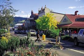 Considering the location of sydney, the capital of the australian state of new south wales (nsw), the state may be divided into northern, southern and western regions, particularly for purposes of travel. Ten Best Country Towns For Day Trips Near Sydney Sydney