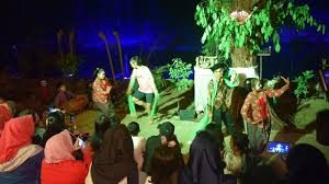 Bantu jawab dan dapatkan poin. Dorong Kembali Budaya Berbahasa Lokal Kemendikbud Fasilitasi Pementasan Sandiwara Bahasa Jawa Kh