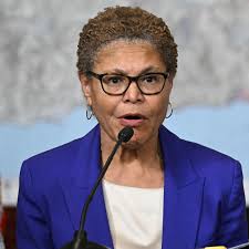 HERE WE GO AGAIN! America's back at it again: sending camo-clad federal  agents with rifles, armored Humvees, and horseback patrols storming a city  park where kids are playing tag at summer camp.