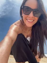 Abuelita Cande. ✨🤍 Esposa, mamá de muchos hijos, recuerdo que a veces mis  primos y yo empezábamos a contar cuantos somos en total y pasábamos los  100, su casa siempre estaba llena.🥰Una