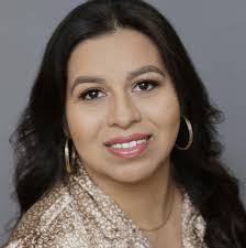 Brenda Quezada's Instagram, Twitter & Facebook