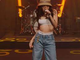 La joven de 20 años se iba a presentar en the tonight show , uno de los ciclos más exitosos de estados unidos. Nicki Nicole Se Presento En El Programa De Jimmy Fallon Diario El Sol Mendoza Argentina