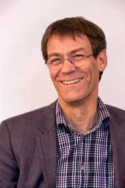 The race hots up: Richards reveals backers in presidential election