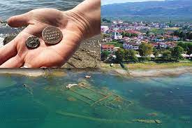 Encuentran monedas de 2.000 años en el lago de Nicea