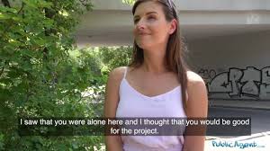 Esta estudiante morena caliente Jenifer Jane se folla a este chico mayor por  dinero en efectivo - Videos - xvix.eu