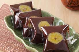@kheyla'skitchen dulu saya bekerja di salah satu bank swasta, setelah saya resign saya menjadi seorang ibu rumah tangga mempunyai 2 anak. Resep Cantik Manis Cokelat Pisang Manfaatkan Pisang Hampir Busuk