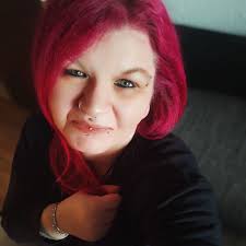 Alles noch leer, später dann voll und uns betreffend, meine ich zumindest  bis zur Show😅. Ansonsten geht alles seinen Weg und der wird wunderbar!  Liebe Grüsse und bis nachher Freunde, eure Band