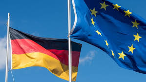 Sie wurde 1955 vom europarat als dessen flagge eingeführt und im mai 1986 als symbol für alle institutionen der europäischen gemeinschaften übernommen. Grune Wollen Dauerhaft Deutschland Und Europa Flaggen Radio Lotte Weimar