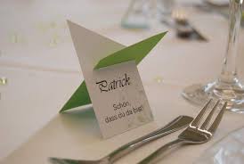 Tischkarte Platzkarte Namenskarte Mal Ganz Anders In Verschiedenen Farb Und Schriftkombinationen Namenskarten Tischkarten Basteln Tischkarten Geburtstag