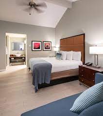 Cannery row is 3.3 km from mariposa inn and suites, while wine trolley tours is 1.5 km away. Mariposa Inn And Suites Award Winning Hotel In Monterey California