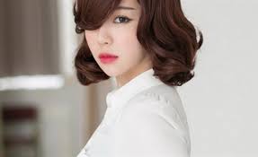 Image result for tranh vẽ cô gái tóc ngắn