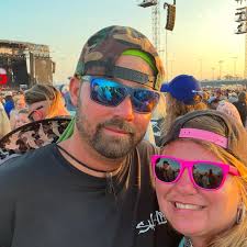 Will the grandstand seating area be accessible during the festival and can  attendees leave and re-enter the festival area to use it?