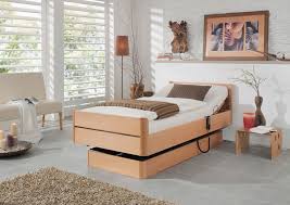 Die schwerlast matratze für pflegebetten entspricht den gängigen normen und qualitätskriterien der krankenkassen. Pflegebetten Lalelu Bettenstudio Halle