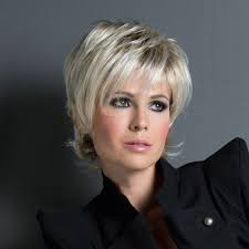 Pixie účesy paří mezi nejoblíbenější jednoduché účesy. Stylove Ucesy Pro Zeny A Muze 100 Fotografii Modnich Trendu 2019