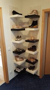 Den Platz Zwischen Zwei Turen In Einer Ecke Besser Ausnutzen Mit Dieser Schuhregal Losung Klappt S Um Nicht 24 Locher B Schuhregal Regal Aufbewahrung Schrank