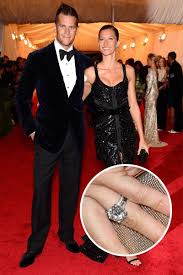 61 Reasons Why Hollywood Is Obsessed Celebrity Engagement Rings Engagement Celebration Cute Engagement Rings