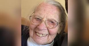 Dorothy Roy's Instagram, Twitter & Facebook