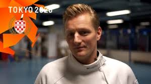 Bas Verwijlen bewondert zijn opa's: 'Dat waren echte doorzetters' [VIDEO]