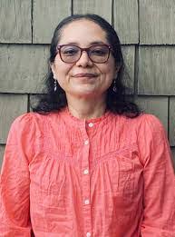 Sandi Khine's Instagram, Twitter & Facebook