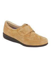 Scholl's has a variety of insoles and orthotics, and you may wonder how to determine which are the best to help you with greater foot comfort and to relieve common foot pain complaints. Haband Dr Scholl S Men S Leather Sneakers With Gel Cushion