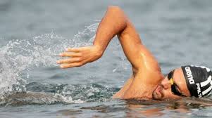 Amici di eurosport, benvenuti alla diretta scritta della 10 km maschile di nuoto di fondo. Nuoto Di Fondo Paltrinieri Quinto A Doha Nella 10 Km Gara Positiva Il Faro Online