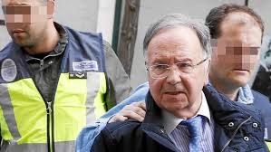 El preso Bernard: limpia, lee y hace deporte