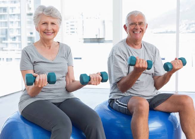 3 giải pháp giúp làm chậm mất cơ khi tuổi cao