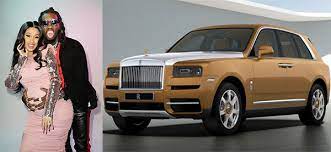 Cardi b's car collection is quite impressive and consists of some hunky suvs which are frequently used by the rapper to traverse the roads of atlanta. Cardi B Excited Twerks For Offset As He Gifts Her A 2020 Rolls Royce Cullinan Autojosh