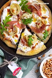 Pan Pizza Pfannenpizza Mit Ricotta Und Artischocken Nicest Things Pfannenpizza Pizza In Der Pfanne Artischocken