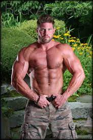 Legend Men sexy naked big muscle hunk Buck Andrews stripped and jerks his huge  muscle dick – gayb2