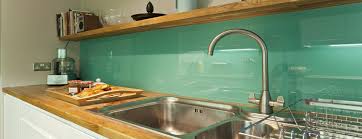 Tezgah arası cam ile tasarlanan mutfakların fotoğrafları i̇stediğiniz bir renk seçerek, düz bir tasarım da tercih edebilirsiniz. Tezgah Arasi Cam Renkler 3d Mutfak Tezgah Arasi Cam Imalat Montaj Bayiilik