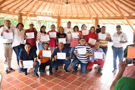 Emdupar hace reconocimiento a funcionarios más antiguos de la empresa