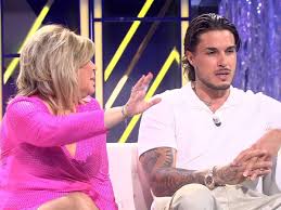 Carlo Costanzia pierde los papeles en '¡De viernes!' y Terelu se ve obligada a pararle los pies