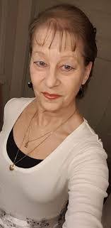 Lori Carruthers's Instagram, Twitter & Facebook