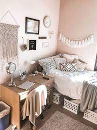 5 Easy Ways To Decorate Your College Apartment Apartmentdecor Decorationideas Ideasforyou College Dorm Room Decor College Bedroom Decor Cozy Small Bedrooms