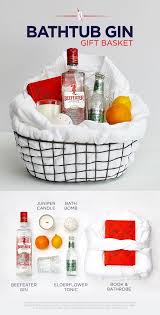 Diy Gift Idea Bathtub Gin Gift Basket This Bath Themed Gift Basket Makes A Thoughtful Hostess Or Holiday Gift For Gin Gifts Liquor Gifts Liquor Gift Baskets