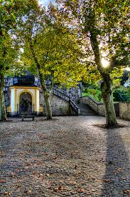 Vor über 250 jahren von der dankbaren liebe des fränkischen volkes und zur ehre der mutter gottes errichtet, grüßt das käppele vom nikolausberg hoch über würzburg. Das Kappele Auf Dem Nikolausberg In Wurzburg Www Wuerzburg Fotos De
