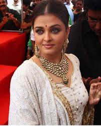 Instagram Post By Aishwarya Rai Bacchan Jul 29 2019 At 3 36pm Utc Bollywood Girls Aishwarya Rai Makeup Beautiful Bollywood Actress