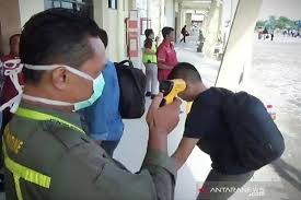 Penerimaan tenaga satpol pp mulai di buka besok, jumat (8/1/2016), syarat umum yakni maksimal berusia 30 tahun, perempuan tinggi 160 cm berpenampilan sekadar diketahui, anggota satpol pp pemkot makassar saat ini sebanyak 496, terdiri dari pegawai kontrak 395 dan pegawai organik 101. Sampit Rawan Virus Corona Karena Ada Kapal Masuk Dari China Antara News