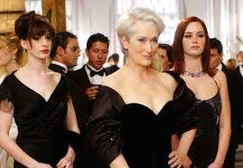 Mais l'époque a changé les hommes n'ont plus besoin de moi oui l'époque a changé j'ai tout perdu depuis que les hommes font bien pire que moi. Le Diable S Habille En Prada Pourquoi Meryl Streep Etait Elle Deprimee Sur Le Tournage Du Film Elle
