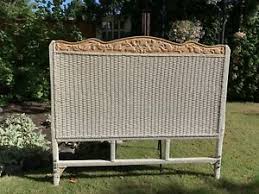Crafted of woven rattan, wicker, and kubu, this charming headboard strikes a curvaceous, crown arched silhouette with rounded corners and a thick, braided border. Pier1 Wicker Rattan Queen Headboard Ebay