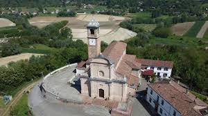 Chiesa di San Giovanni Battista - Santuario Virgo Fidelis. Piemonte (AT)  Borgo Villa - incisa scapaccina E' il primo santuario in Italia dedicato  all'Arma dei Carabinieri: Virgo Fidelis, Infatti, è la patrona